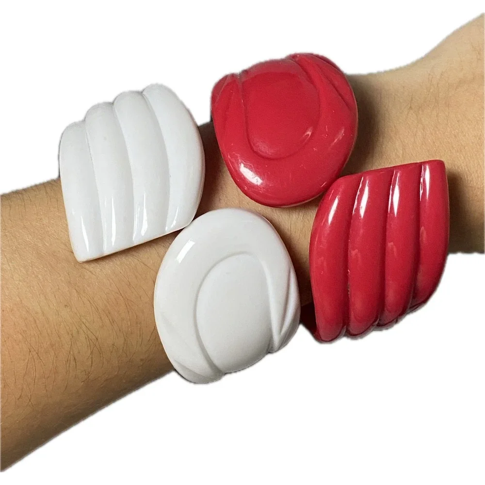 Vintage Retro Red White Chunky Bangle Bracelet Set Textured Mod Pop Art - OS